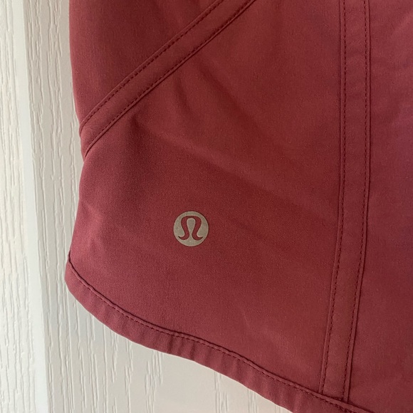Lululemon athletic shorts pink 4” size 4 - Picture 4 of 9